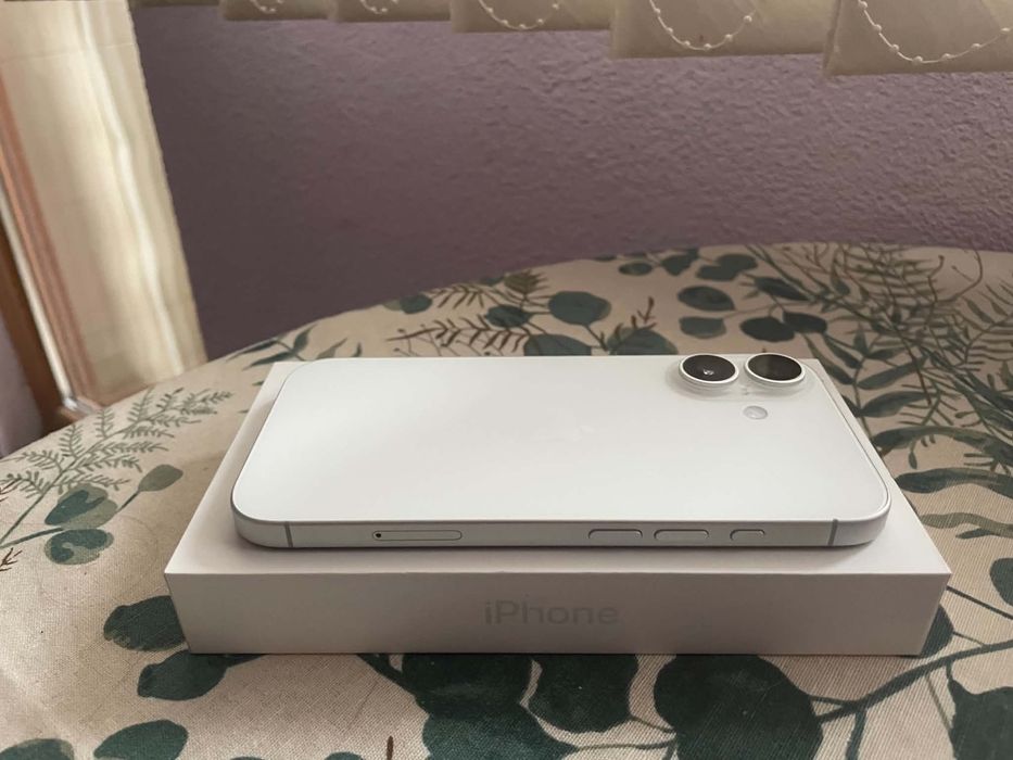 Apple 17 white 256