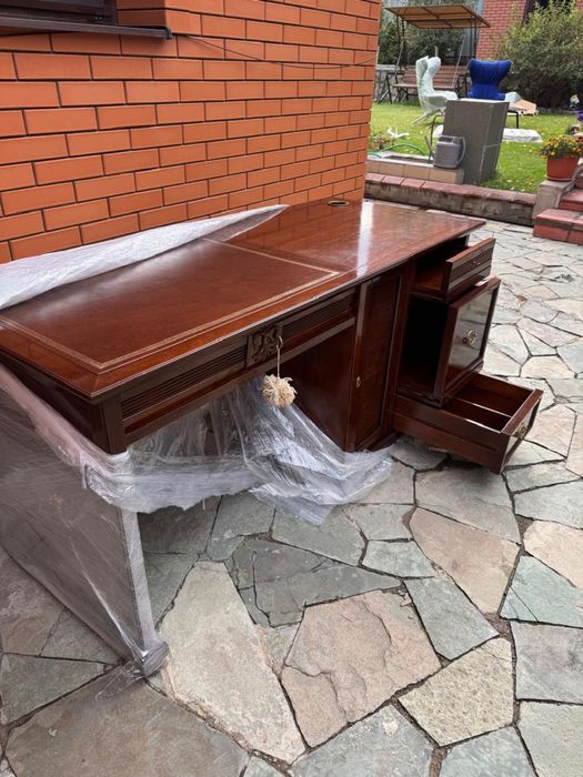 Стол офисный с креслом