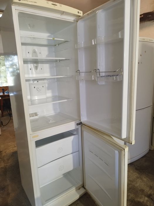 Хладилник с фризер LG