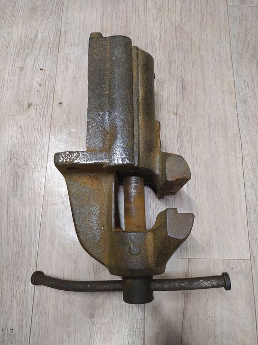 Продам Тиски советские