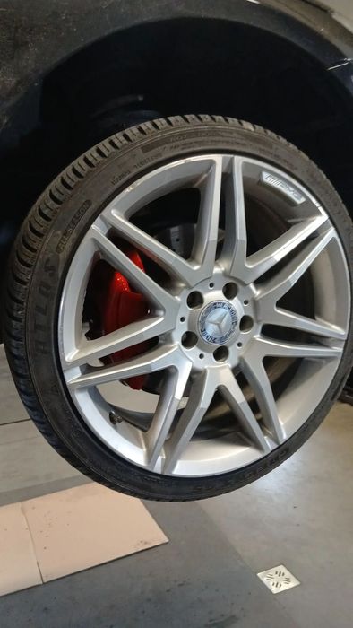 Mercedes-Benz E Mercedes-Benz E 220 CD AMG – km reali 162 de mii . Cauciucuri noi .Mas