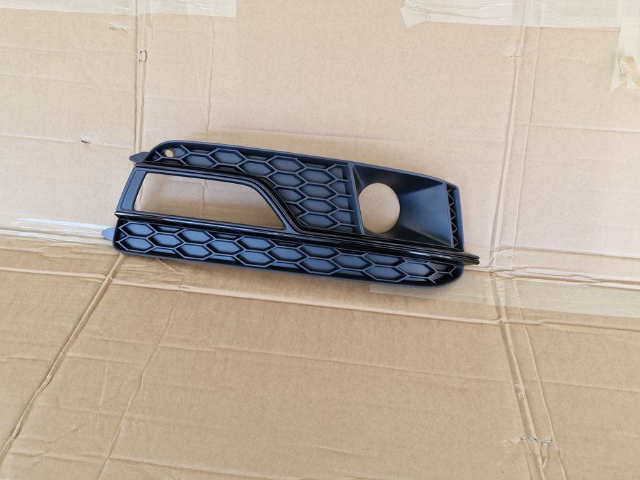 Grila proiector distronic dreapta Audi A5 S-line 2011-2016