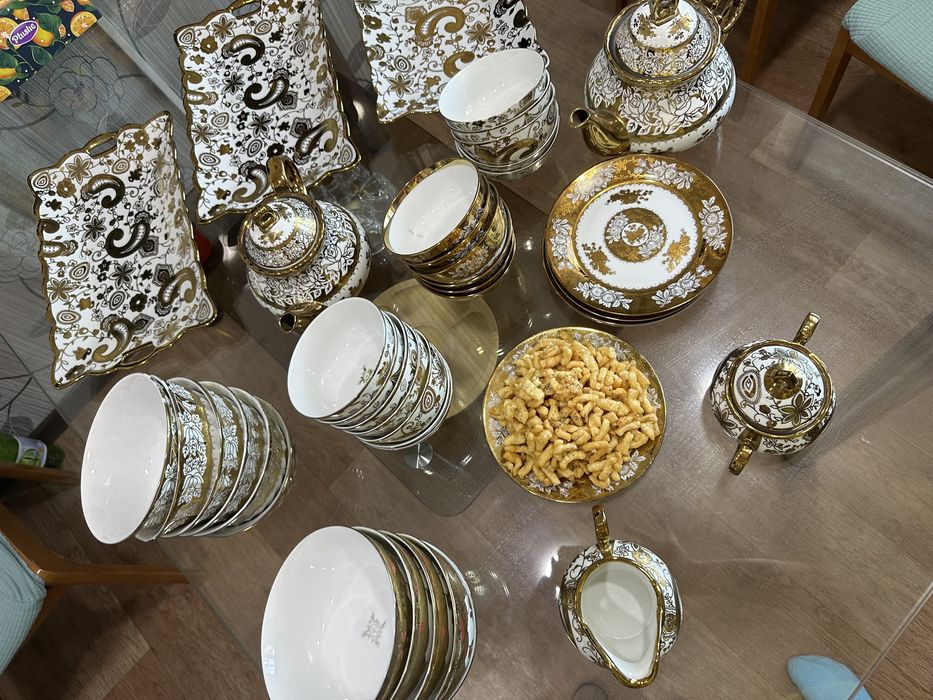 Чайно-столовый сервиз. 42 предмета