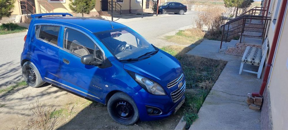 спарк сотилади еки ижарага берилади2014