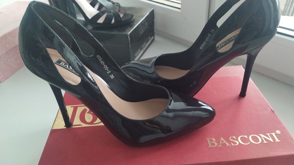 Срочно продам туфли