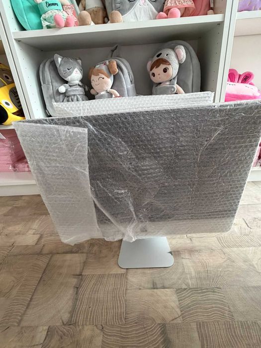 Apple iMac Retina 4K 21.5", QuadCore i3, 8 GB RAM, 1 TB SSD- 4 bucati