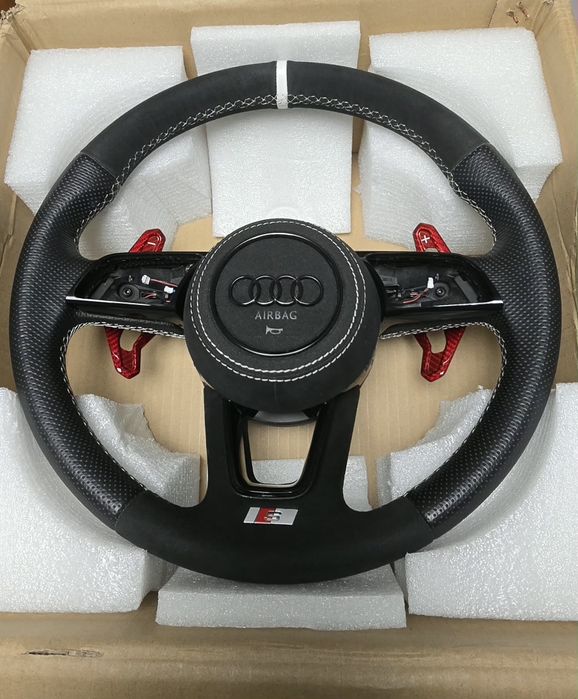 Volan Audi cu încălzire  piele alcantara si piele perforata