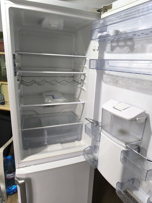 Хладилник Beko 60/60/180