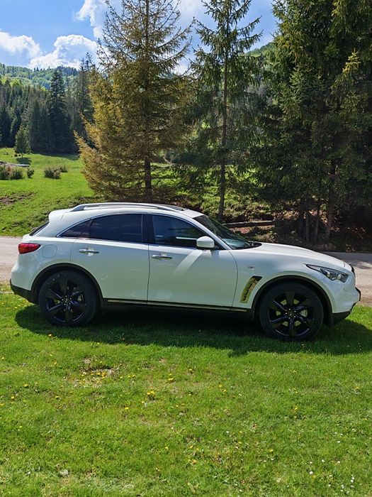 Infiniti FX30d S Premium – Full Option-SUV