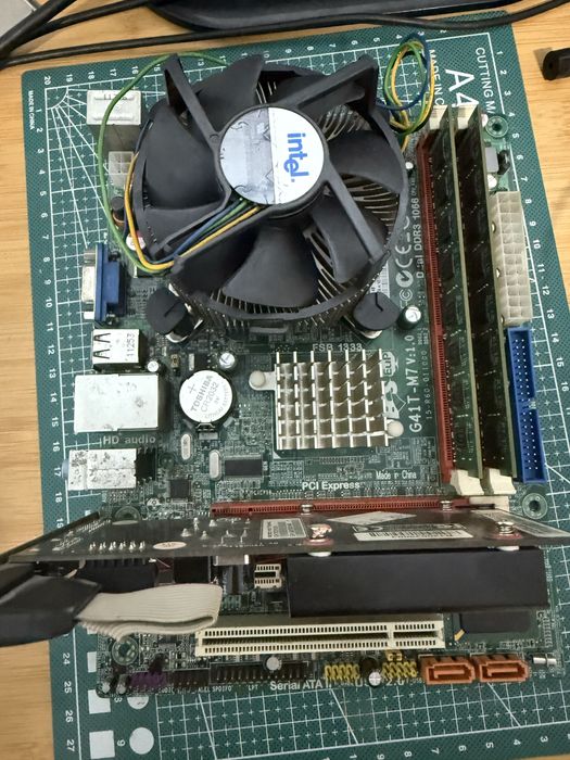 quad q9400 4 gb ram ddr 3 video 1 gb retro game