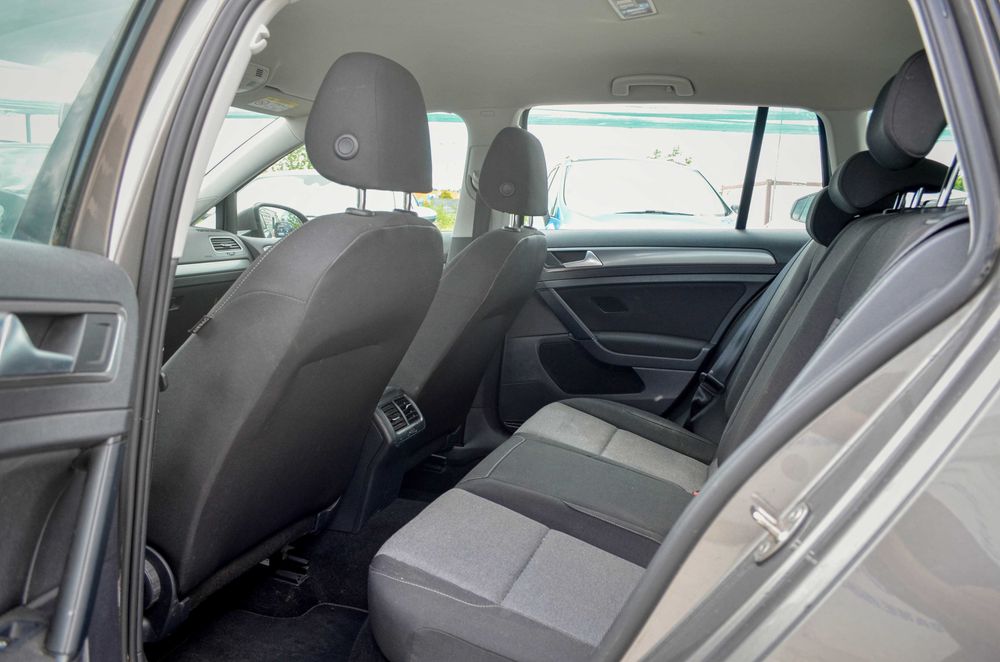 Volkswagen Golf 7 - 2016 - Euro 6 - FARA ADBLUE - 110cp - Navigatie - Jante - Parcare automata