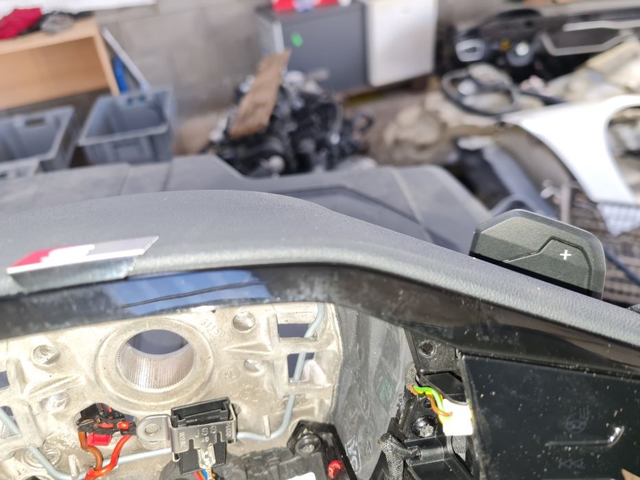 Volan Audi E Tron model nou