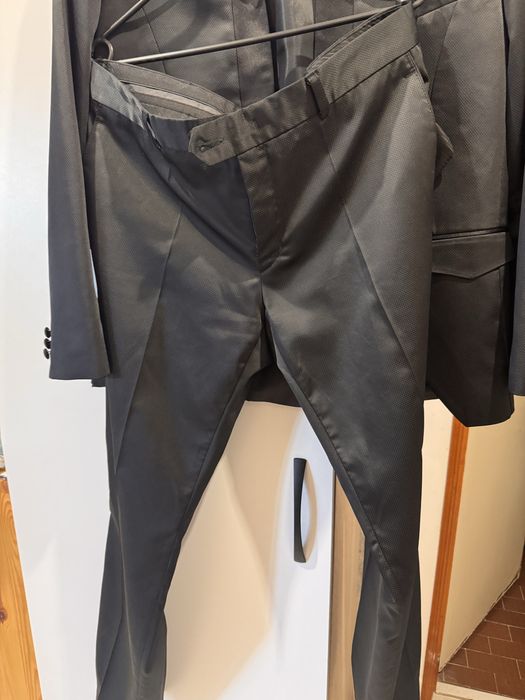 Официален костюм