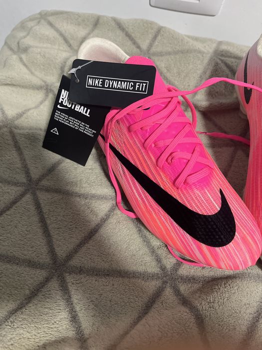 Crampoane/ghte de fotbal nike marimea 42.5