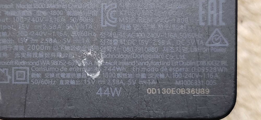 Microsoft Surface, Model 1800, 15V 2.58A fuctional
