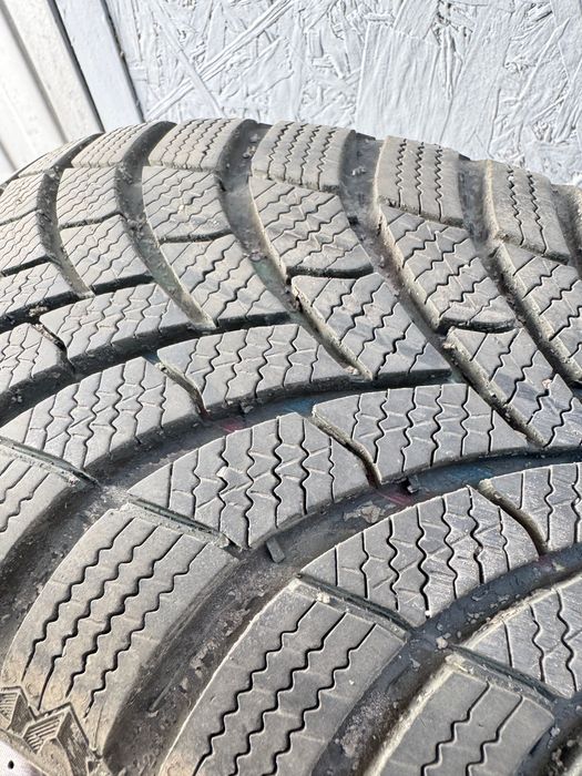 4 anvelope iarnă Semperit Speed-Grip 5, 195/55 R16 87H, DOT 3521, profil foarte bun, uzură uniformă