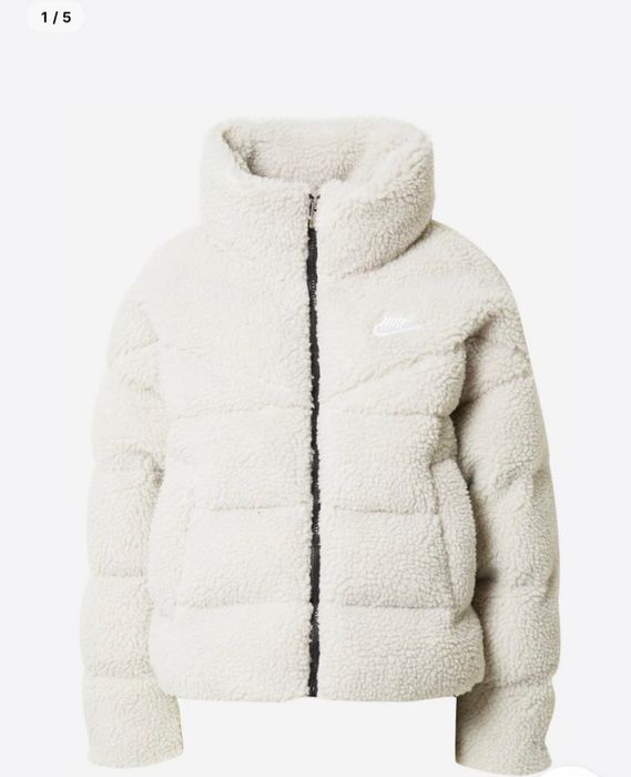 Дамско зимно яке Nike