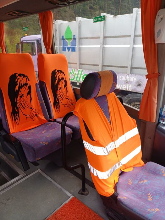 Автобус 28 местен