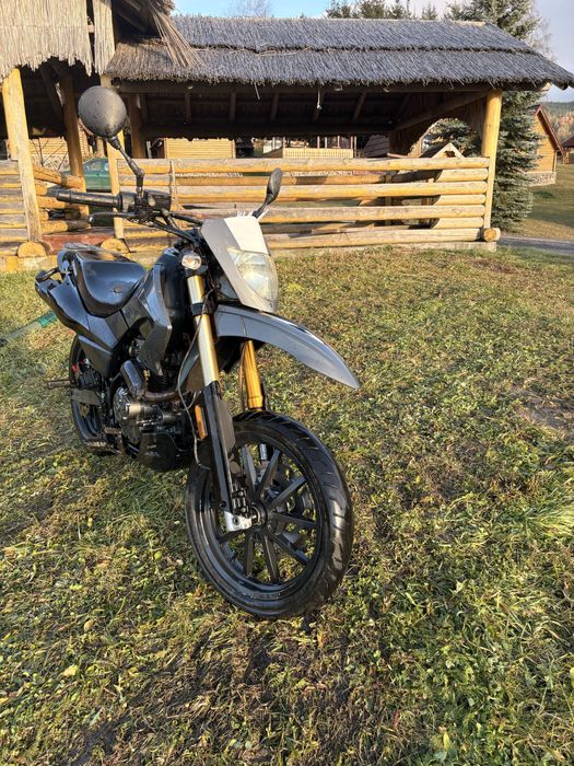 Super moto keewaytx 125 4t an 2016