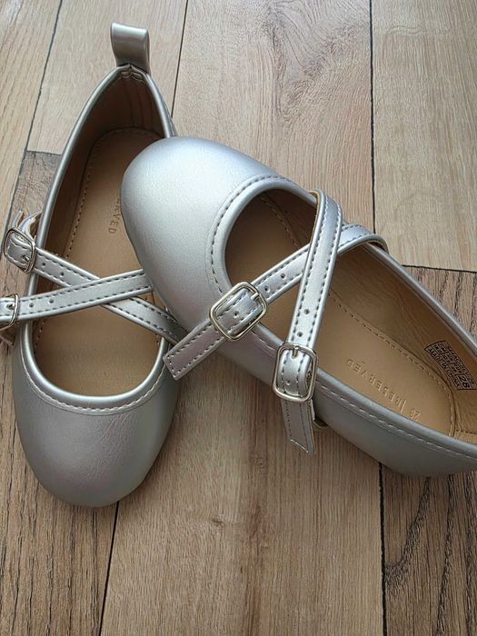 Детски обувки тип пантофки сребристи