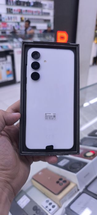 Samsung S25 fe 8/128 oq