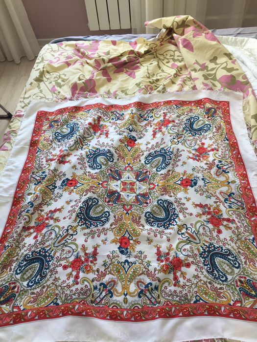 Шарфы и платки