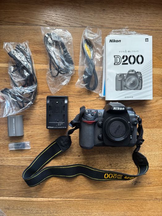 Nikon D200 – aparat foto DSLR cu senzor CCD, stare ca nouă