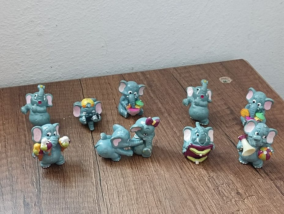 Продам Киндер фигурки.