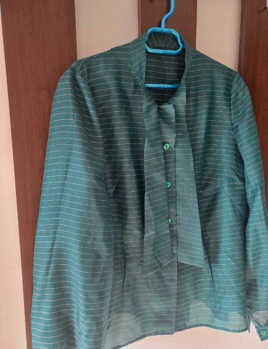 Bluza dama de matase maneca lunga marime 46-48 sau XL stare perfecta