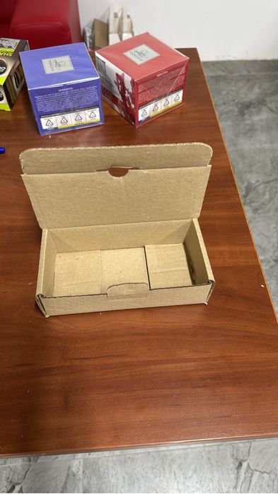 Самосборная картонная коробка