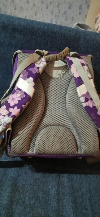 Продам школьный портфель