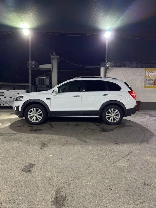Chevrolet Captiva 3 в отличном состоянии с объёмом двигателя 3.0