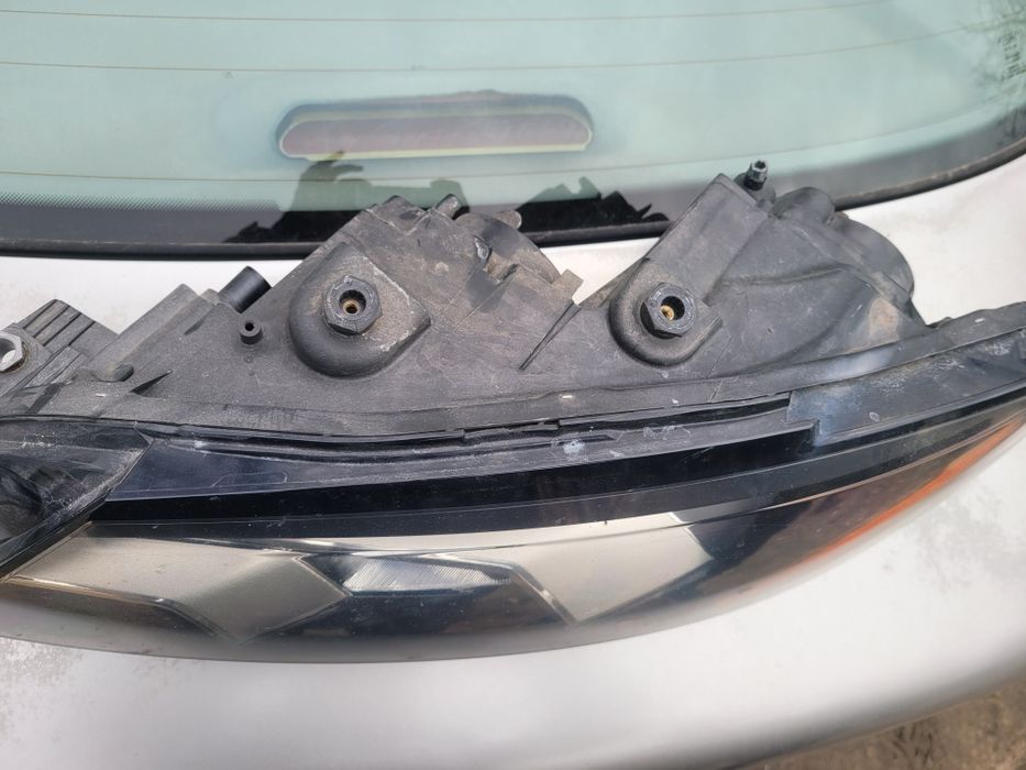 Ляв фар за VW Passat 2015