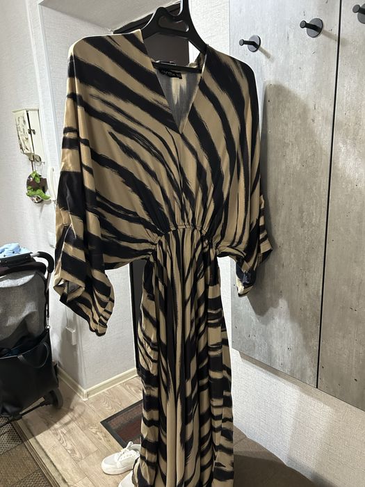 Продам совершенно новые платья