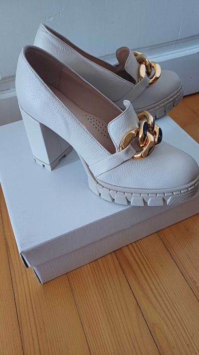 Дамски кожени обувки с висок ток 37 номер