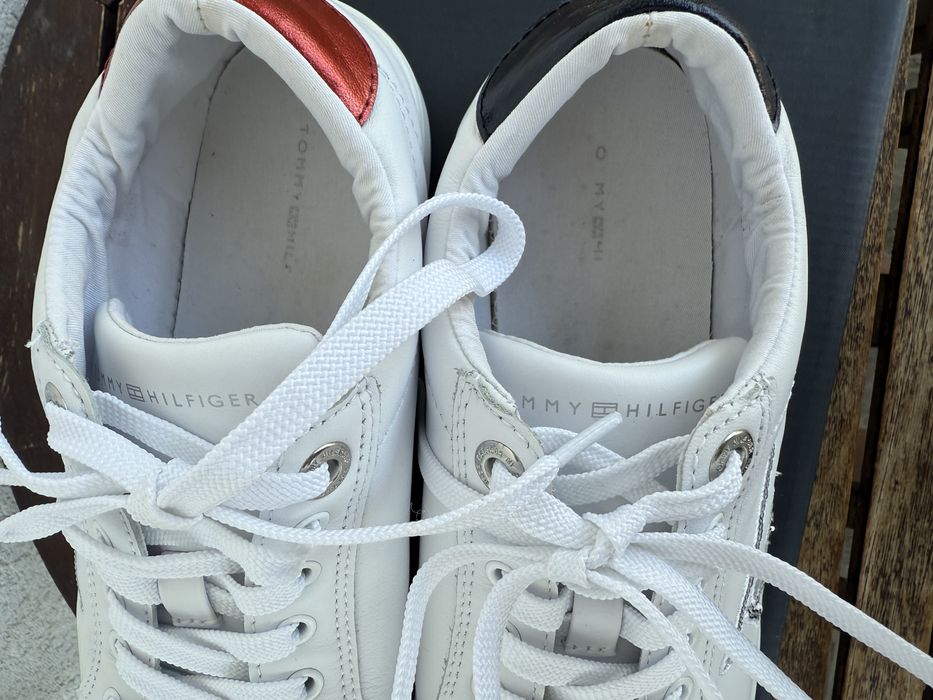 Дамски кецове Tommy Hilfiger