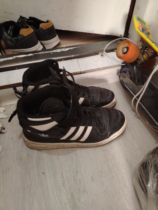 Отдам кроссовки демисезонка-зима