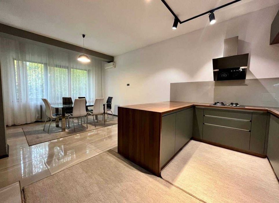 Дава се под наем Двустаен апартамент в София, Център - 76 кв.м за 450 € - Снимка #3