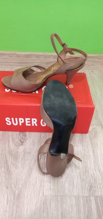 Маратонки,медицински,скандали,естествена кожа