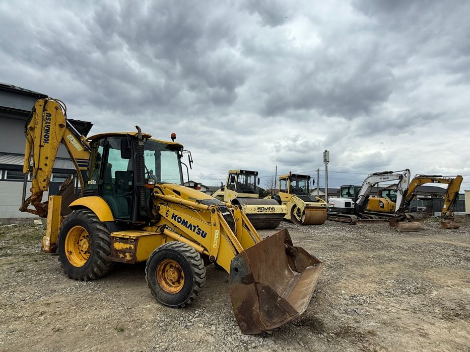 Buldoexcavator komatsu  WB 93 R AN 2011