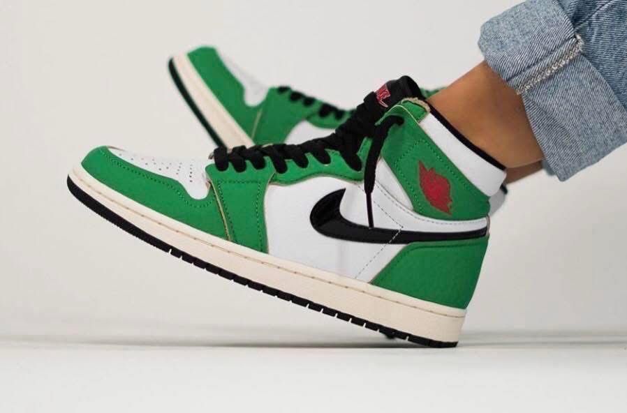 Patrizia Pepe, Dsquared2, Jimmy Choo, Zanotti, Kors, Nike