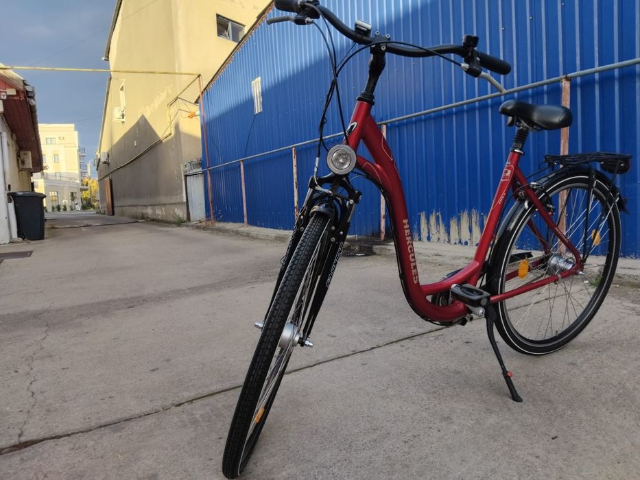 Vând bicicleta Hercules din aluminiu pentru damă