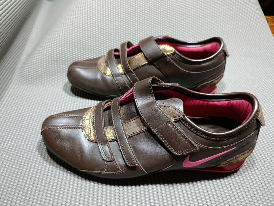 Кроссовки 38-39  Оригинальная обувь Nike