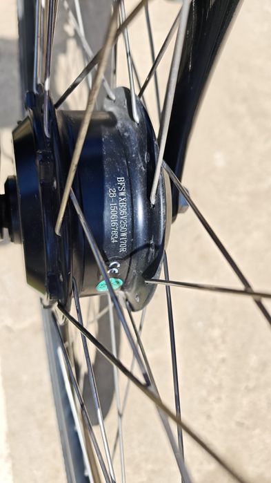 Bicicleta electrica roți pe 28