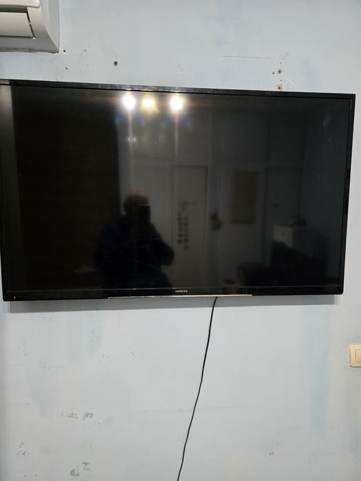 Продавамтелевизор хитачи