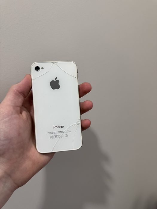 продам айфон 4 рабочий