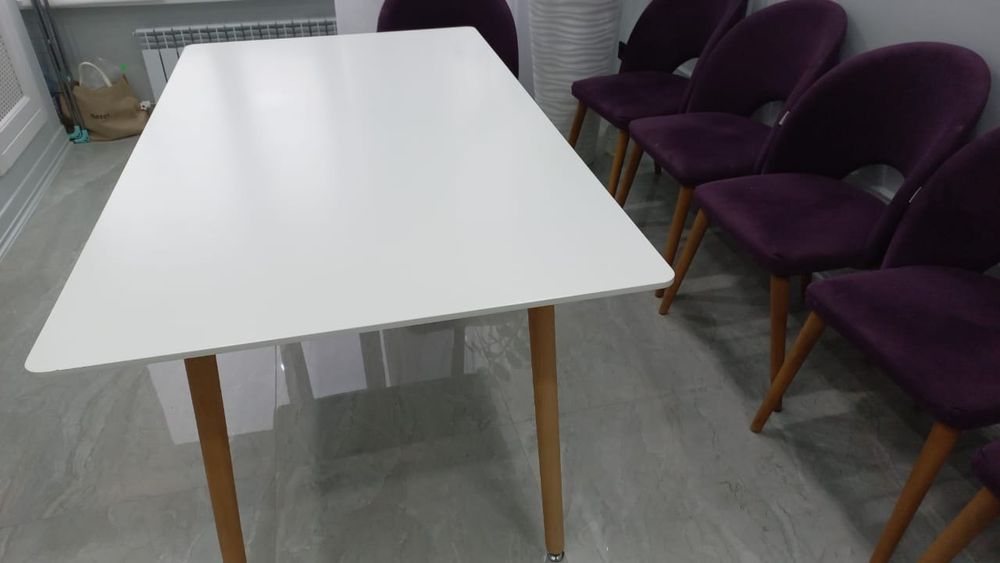 Продам стол белый(160 х 90 см)