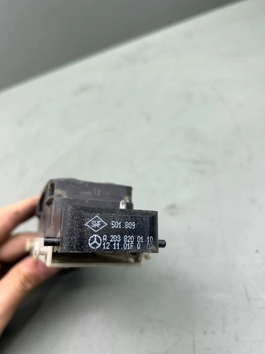 Butoane geam sofer A2038200110 Mercedes-Benz C-Class 2003