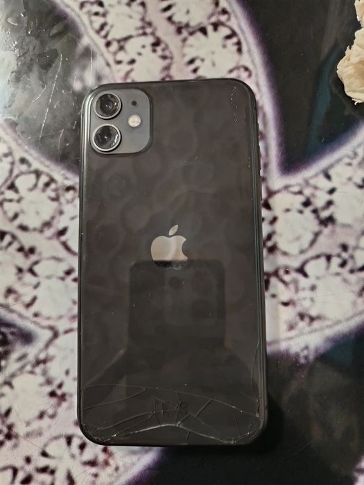 iPhone 11  64 gb merge