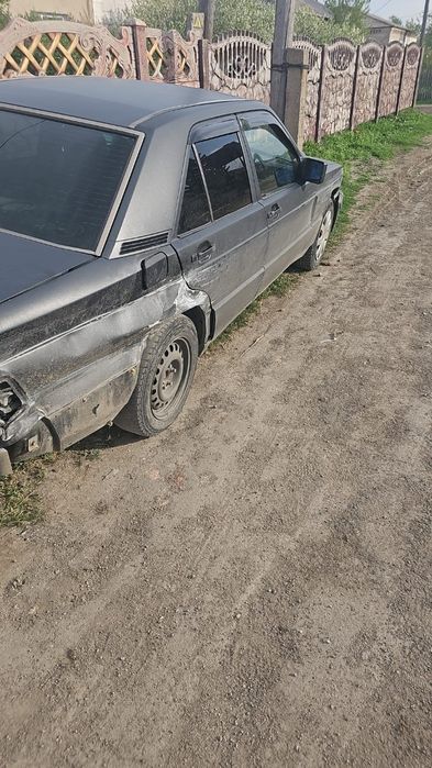 Продам мерседес 190е на ходу